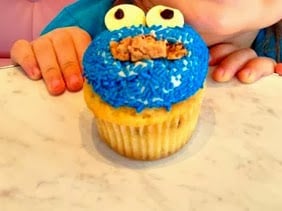 DIY Cookie Monster Cupcake Idea For Kids