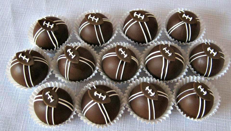 Football Cake Balls Idea {Party Desserts}