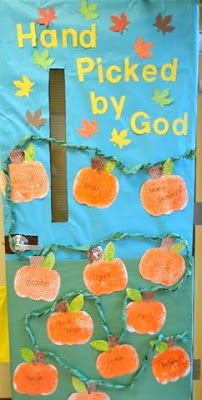 pumpkin-fall-classroom-door-decoration