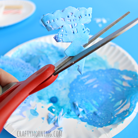 doily-snowflake-craft-for-kids
