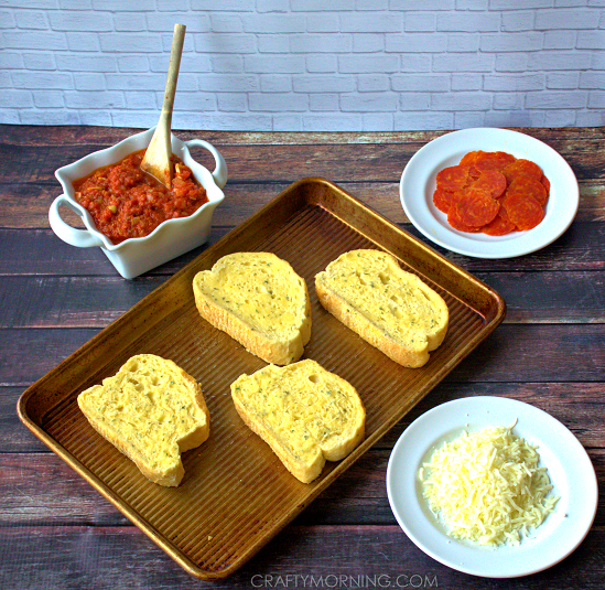 TEXAS-TOAST-PIZZA-RECIPE-