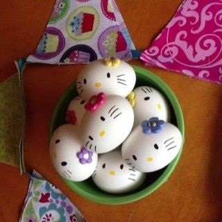 hello-kitty-easter-eggs