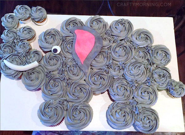 How to Make an Elephant Cupcake Cake