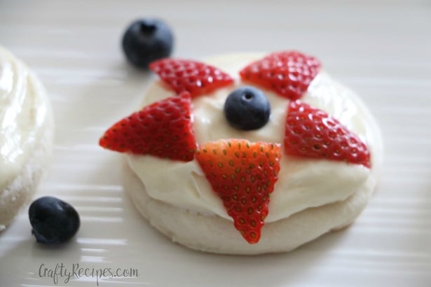 Mini Sugar Cookie Fruit Pizzas