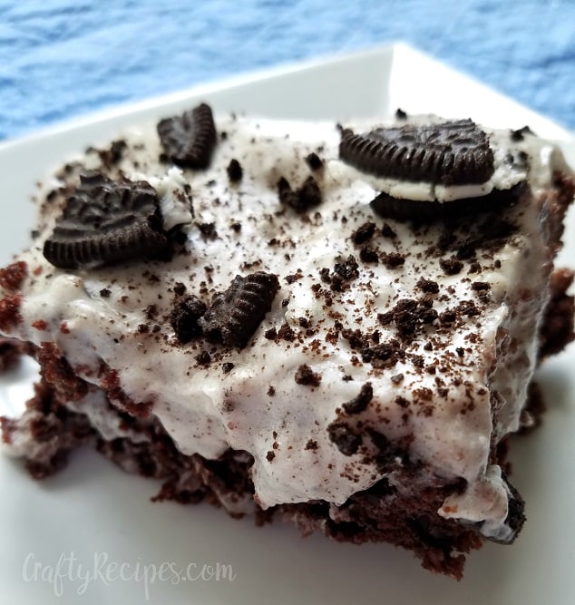 Oreo Pudding Poke Cake Dessert
