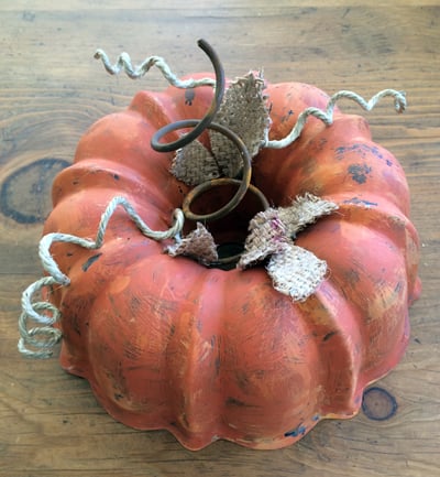 bundt-pan-pumpkin-bed-spring-craft-