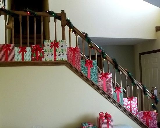 present-gift-christmas-stairs