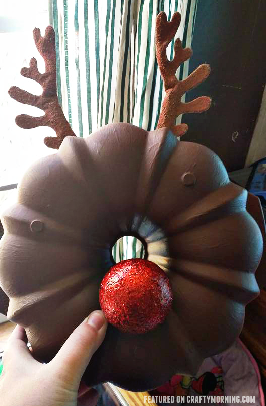 Bundt Pan Reindeer Wreath