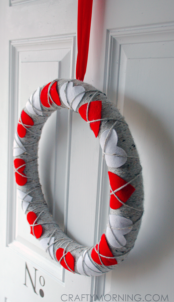 heart-yarn-felt-valentine-wreath