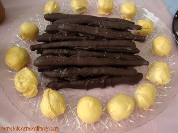 Harry Potter Inspired Edible Wands & Golden Snitches