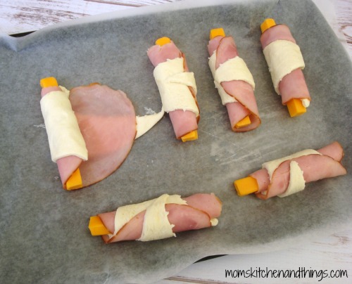Ham & Cheddar Crescent Roll-ups