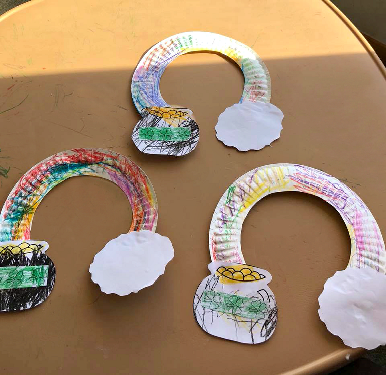 Paper Plate Rainbow Pot O’ Gold Craft