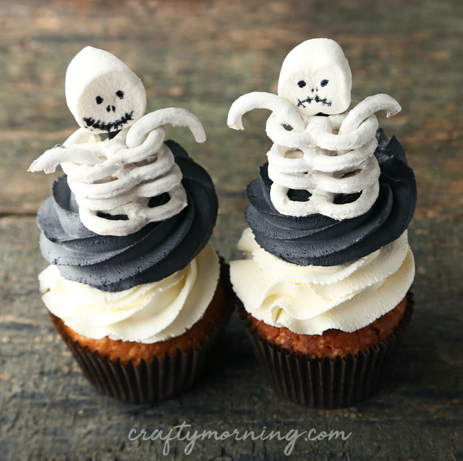 Pretzel Skeleton Cupcakes